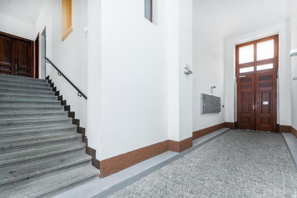 Nice Apartman In New Town Prague Lägenhet Exteriör bild