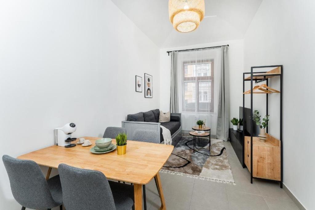 Nice Apartman In New Town Prague Lägenhet Exteriör bild